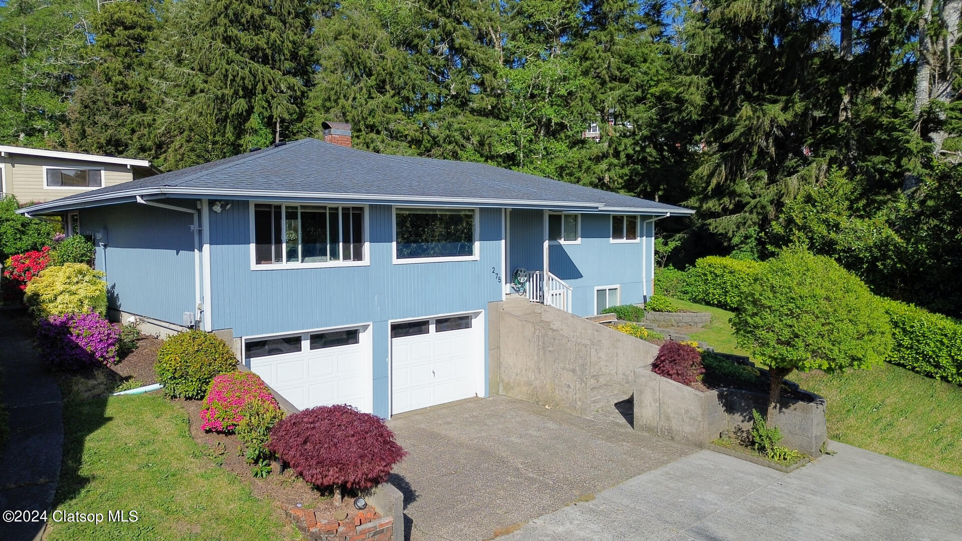 275 W Niagara Avenue Property Photo 12