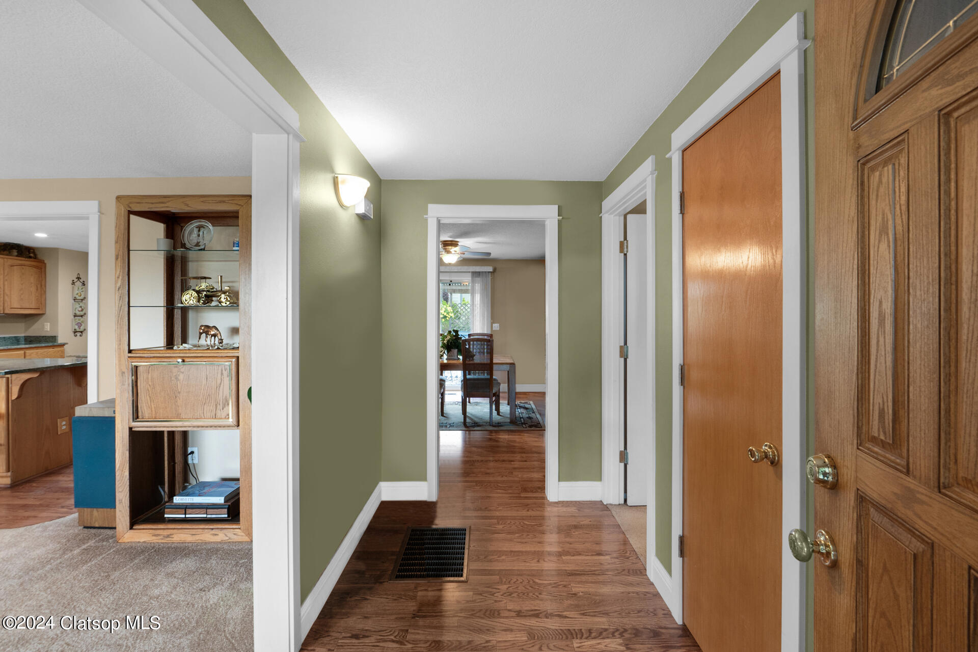 275 W Niagara Avenue Property Photo 13
