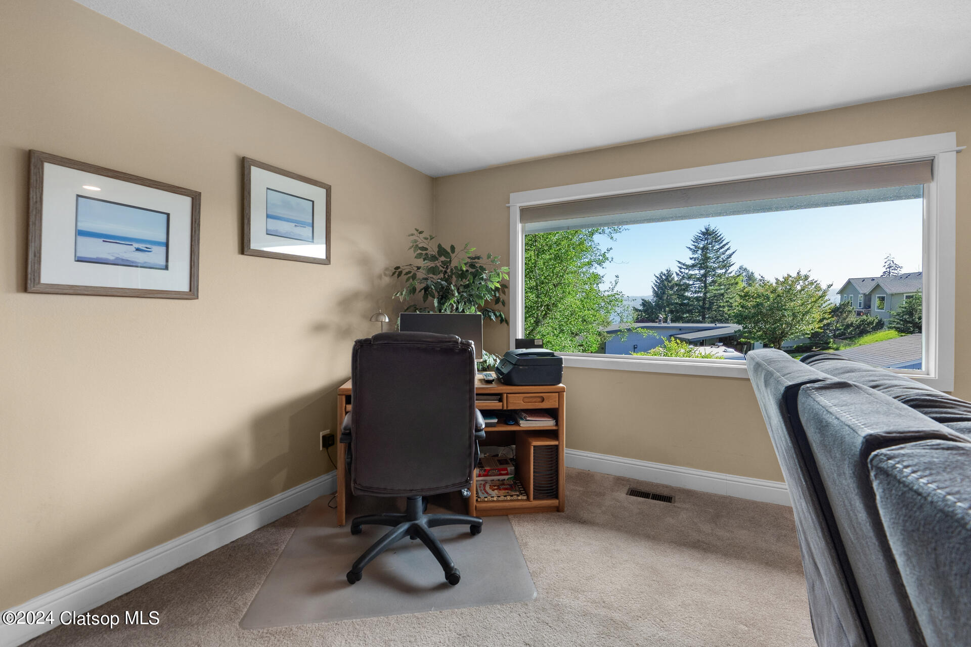 275 W Niagara Avenue Property Photo 20