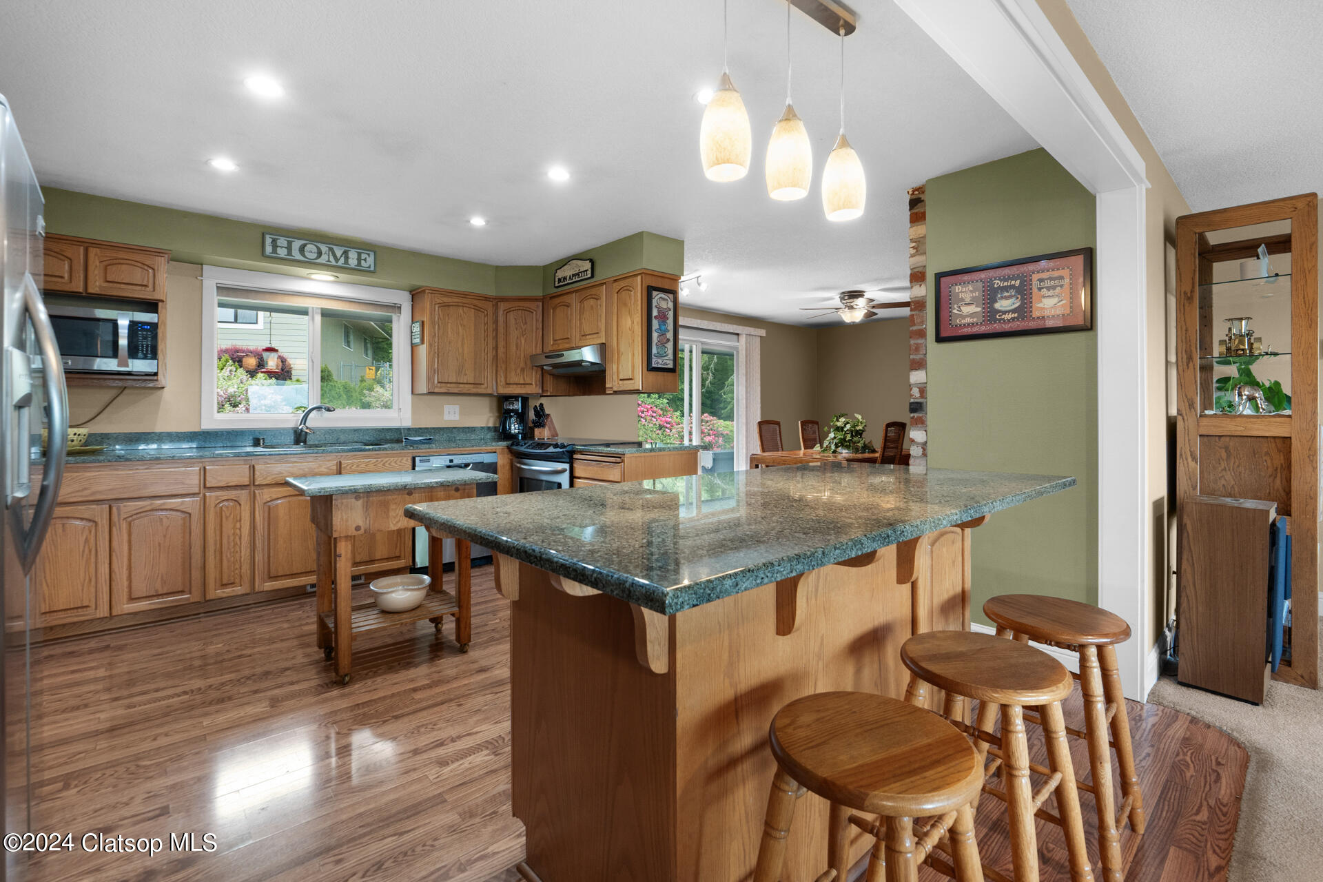 275 W Niagara Avenue Property Photo 26