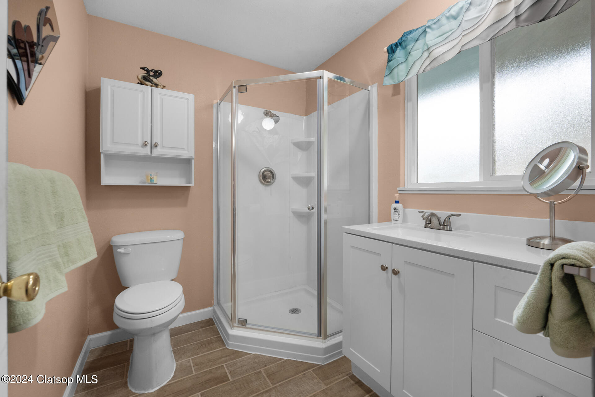 275 W Niagara Avenue Property Photo 35