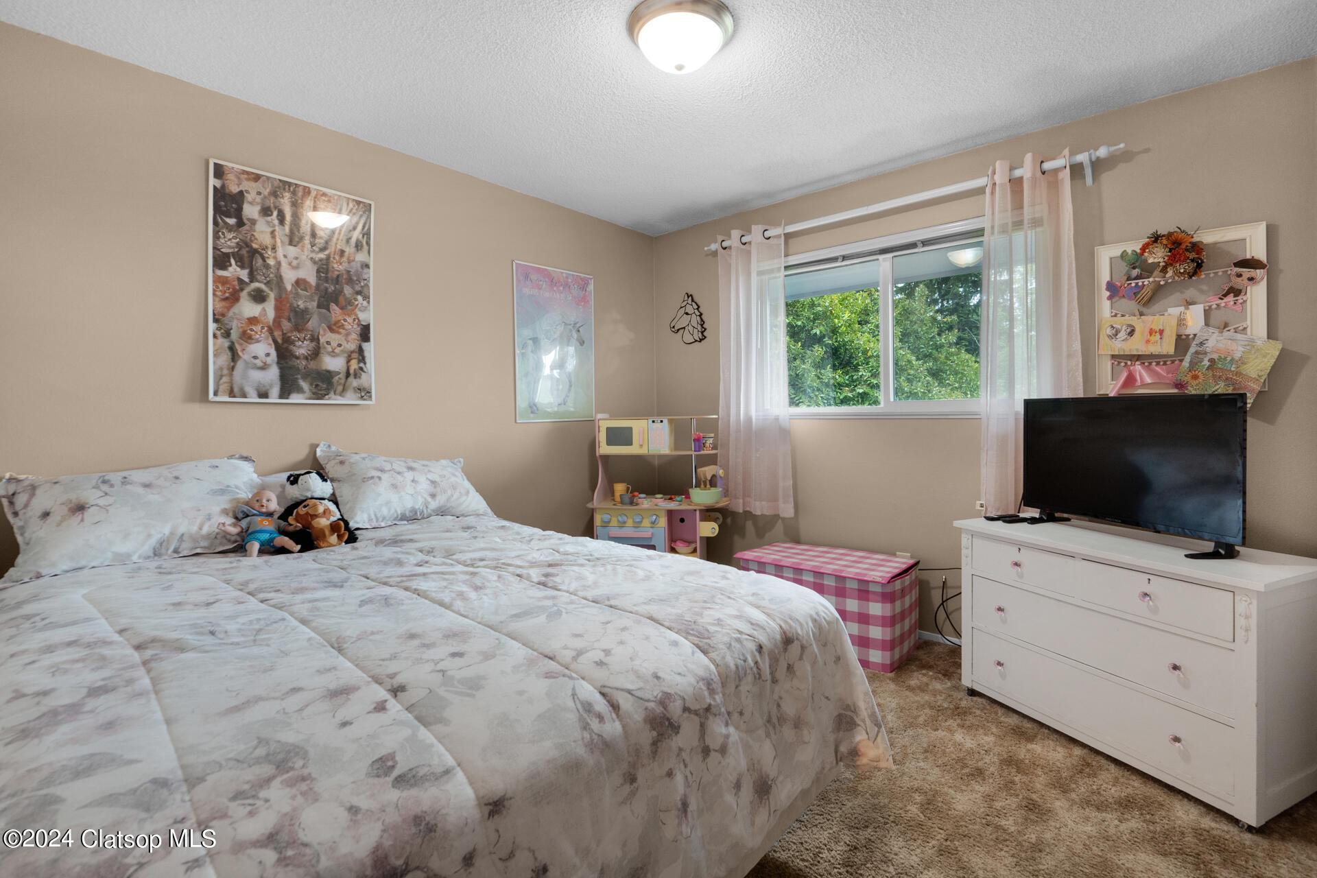 275 W Niagara Avenue Property Photo 38
