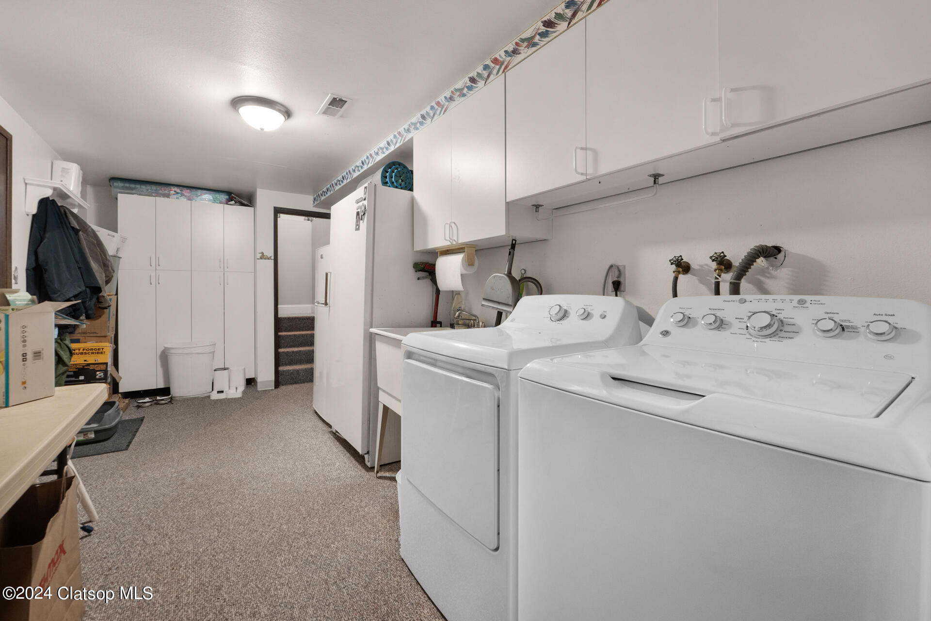 275 W Niagara Avenue Property Photo 41