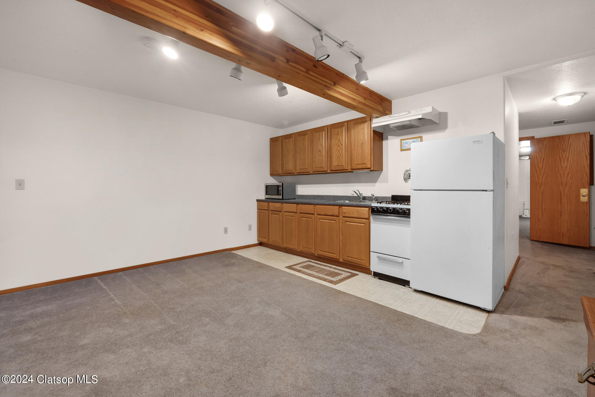 275 W Niagara Avenue Property Photo 44