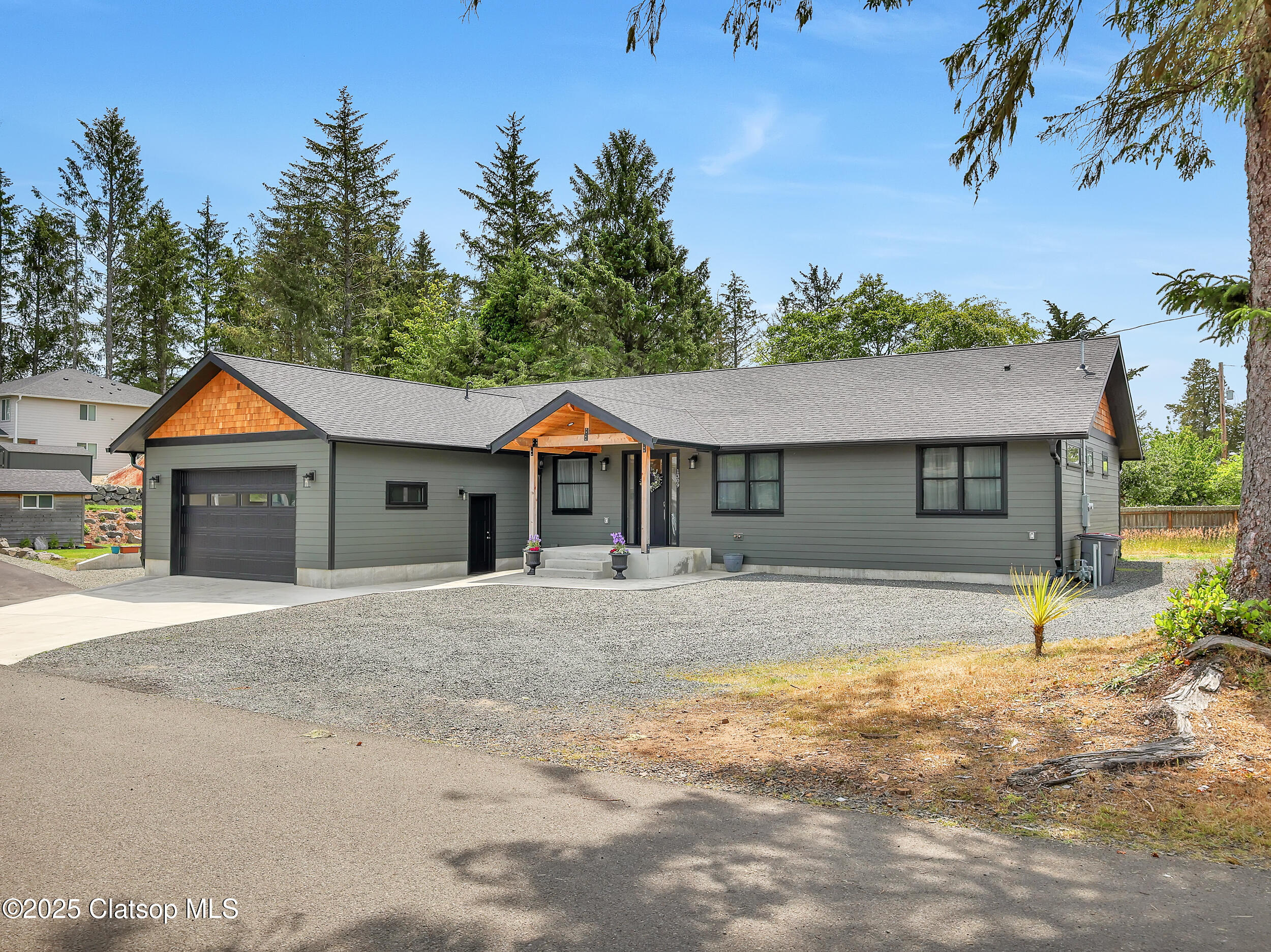 1309 Park Lane Property Photo 1