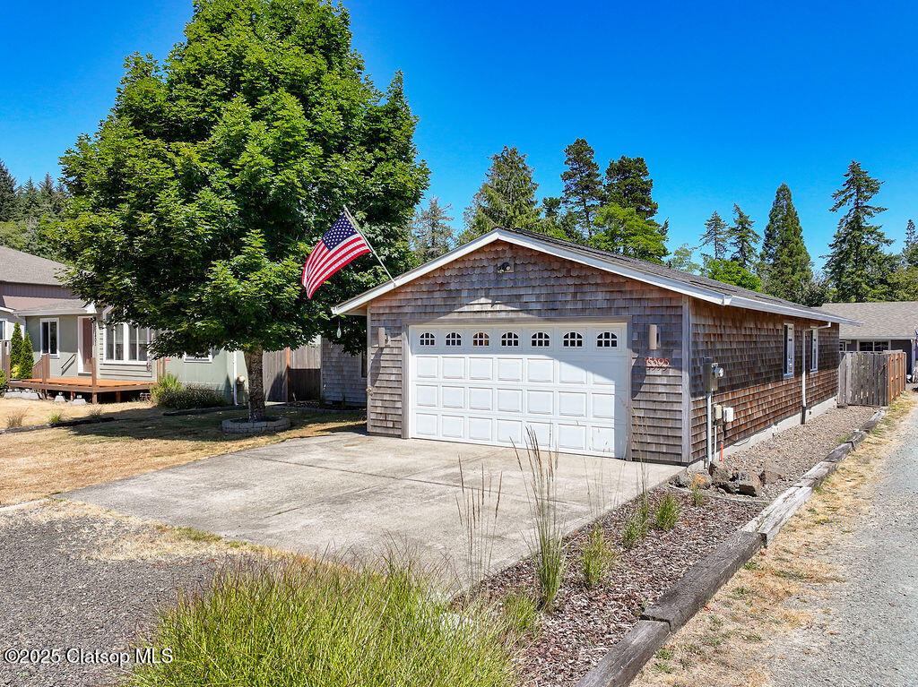 35395 Bayside Gardens Road Property Photo 3