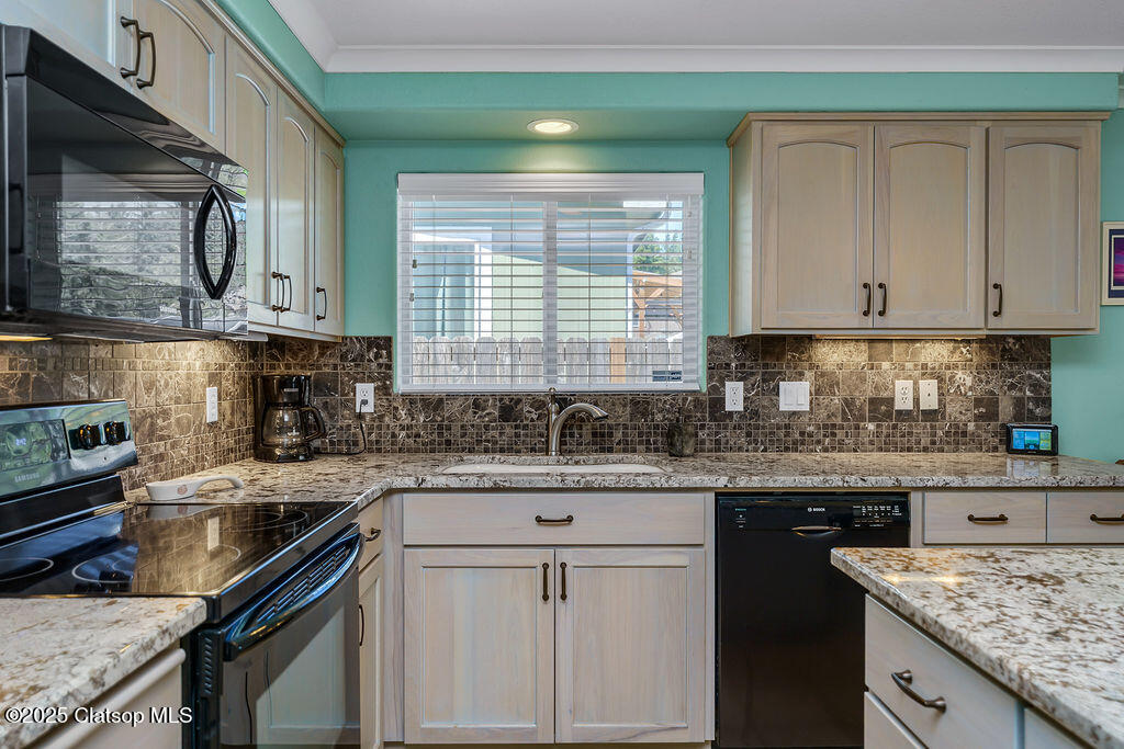 35395 Bayside Gardens Road Property Photo 9