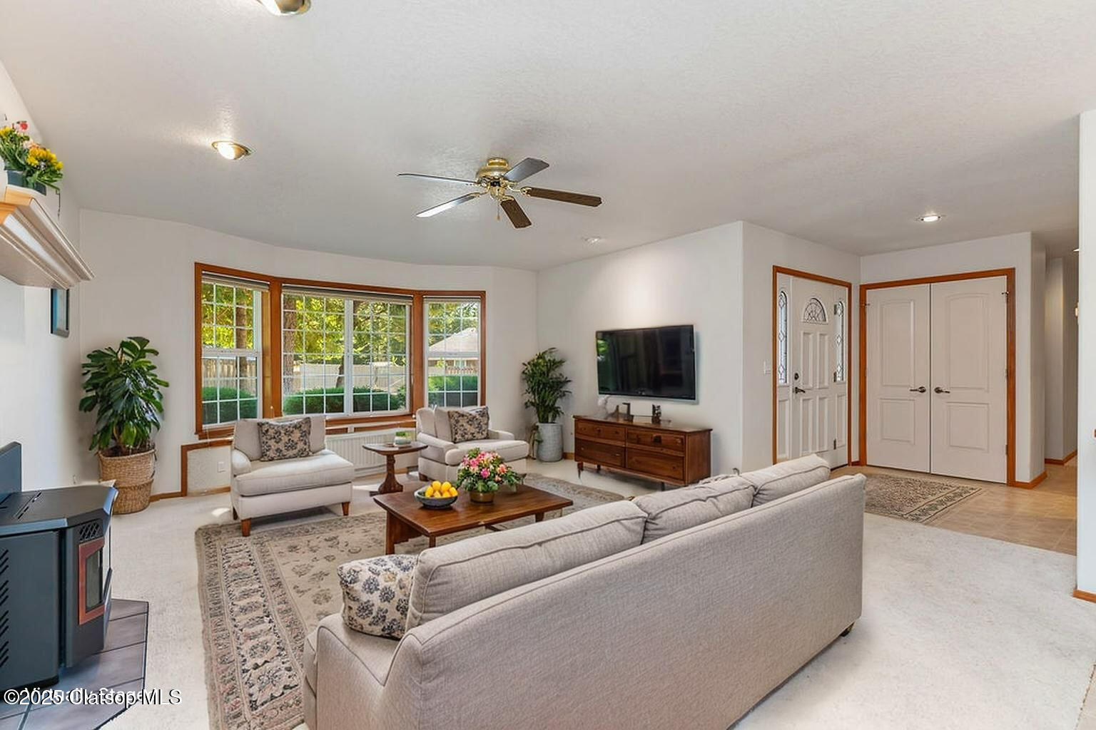 10385 Pine Ridge Drive Property Photo 4