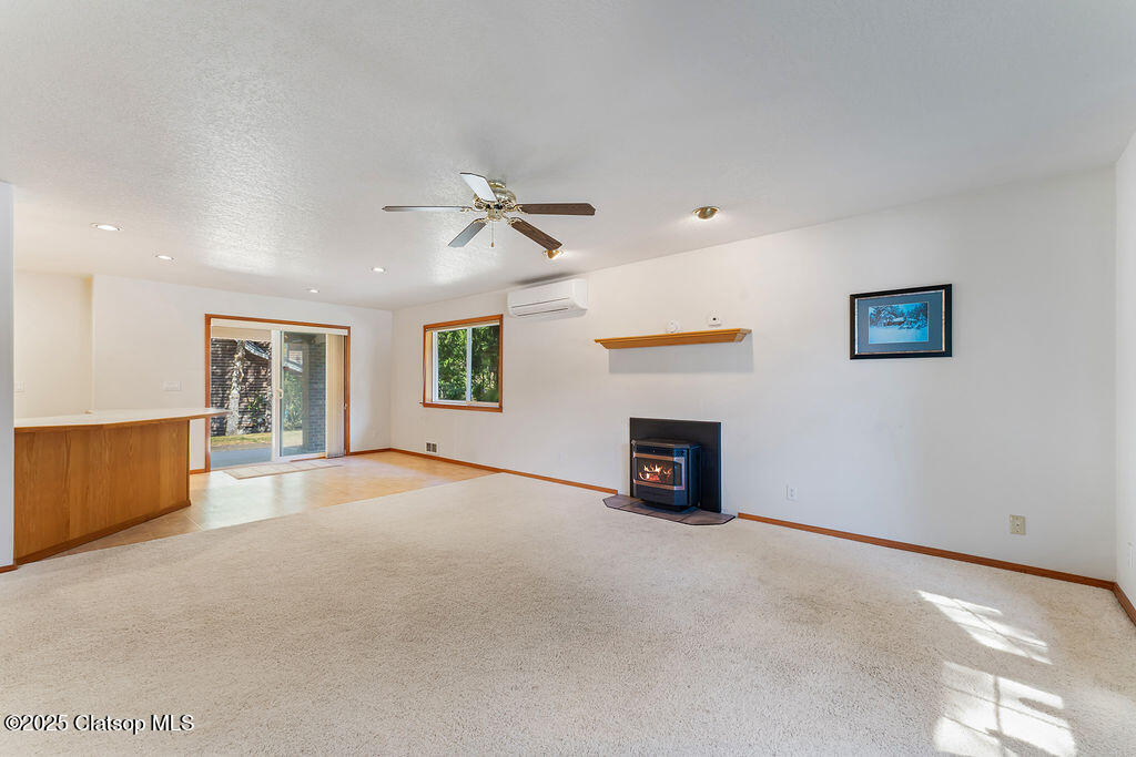 10385 Pine Ridge Drive Property Photo 7