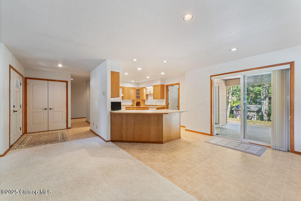10385 Pine Ridge Drive Property Photo 8