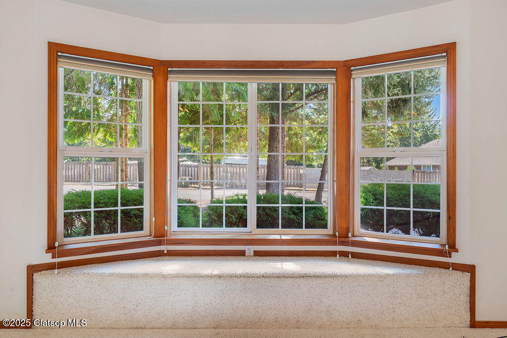 10385 Pine Ridge Drive Property Photo 9