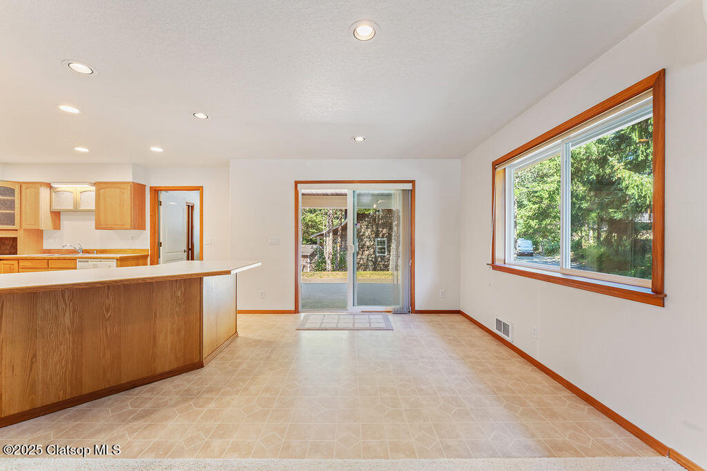 10385 Pine Ridge Drive Property Photo 10
