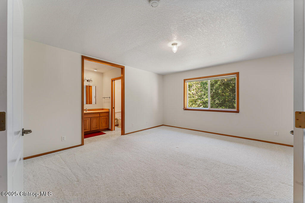 10385 Pine Ridge Drive Property Photo 28
