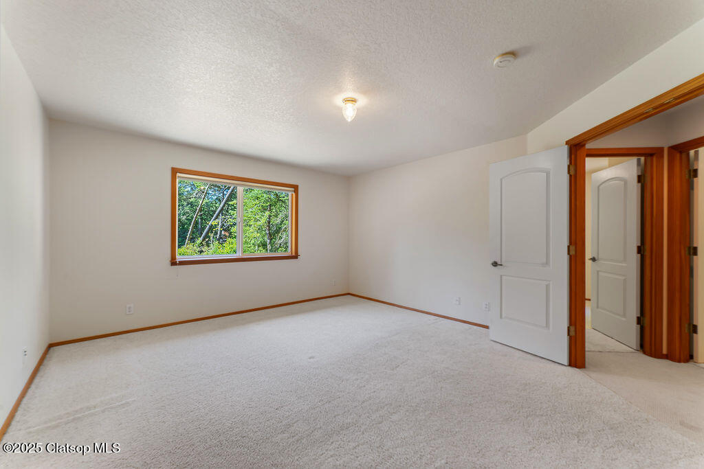 10385 Pine Ridge Drive Property Photo 30