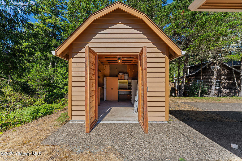 10385 Pine Ridge Drive Property Photo 41