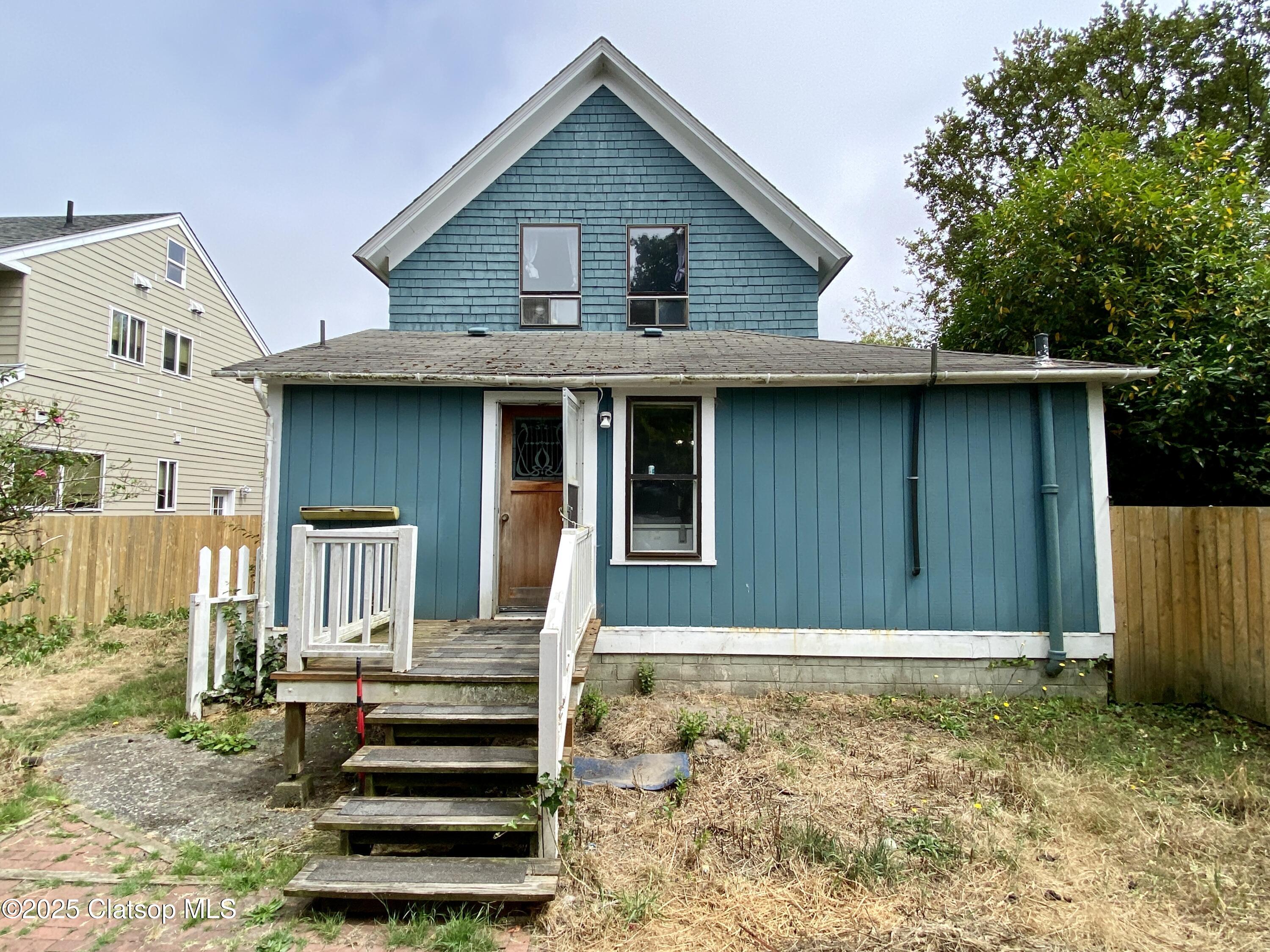 2416 Oregon Street Property Photo 3