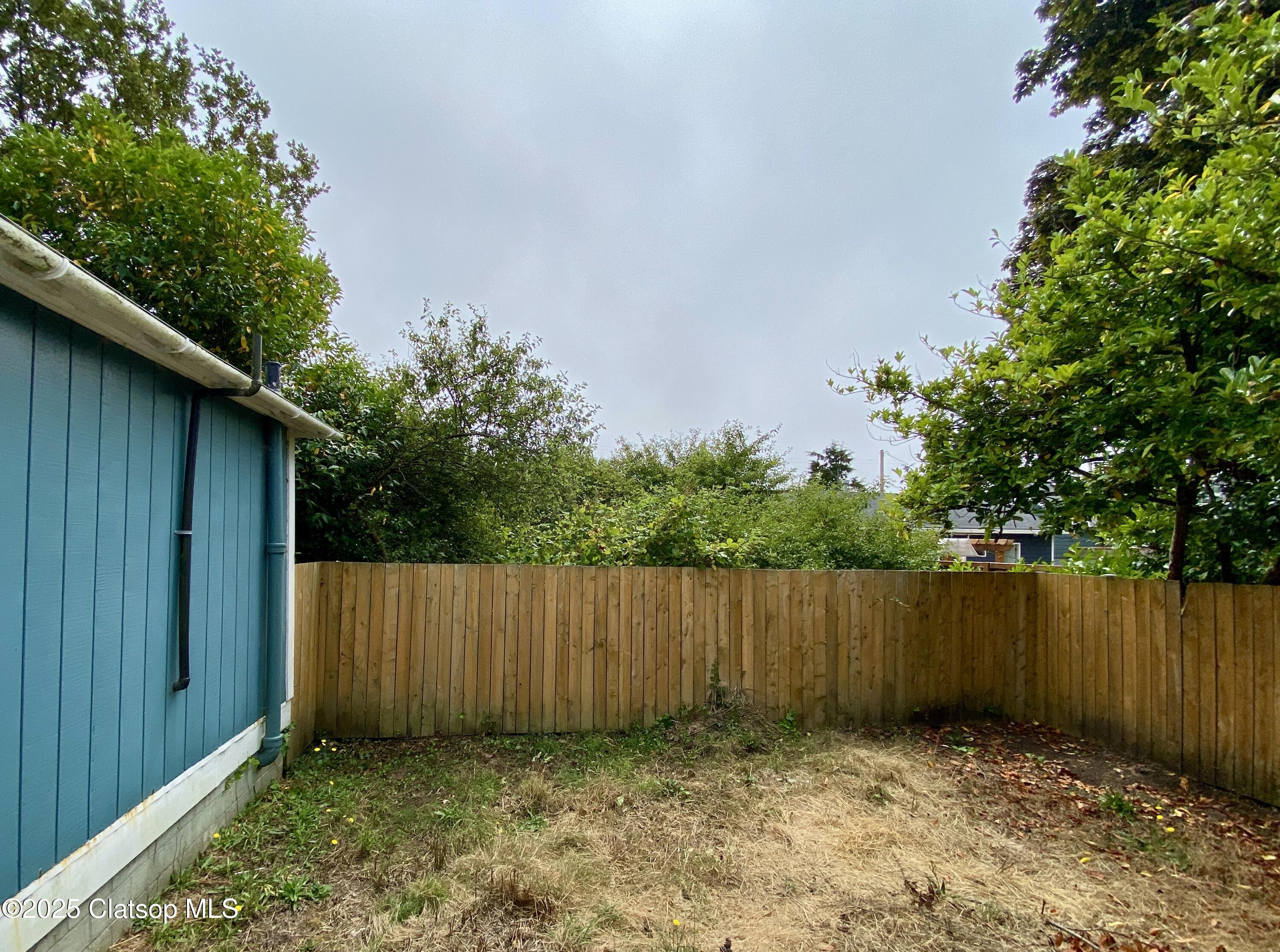 2416 Oregon Street Property Photo 5