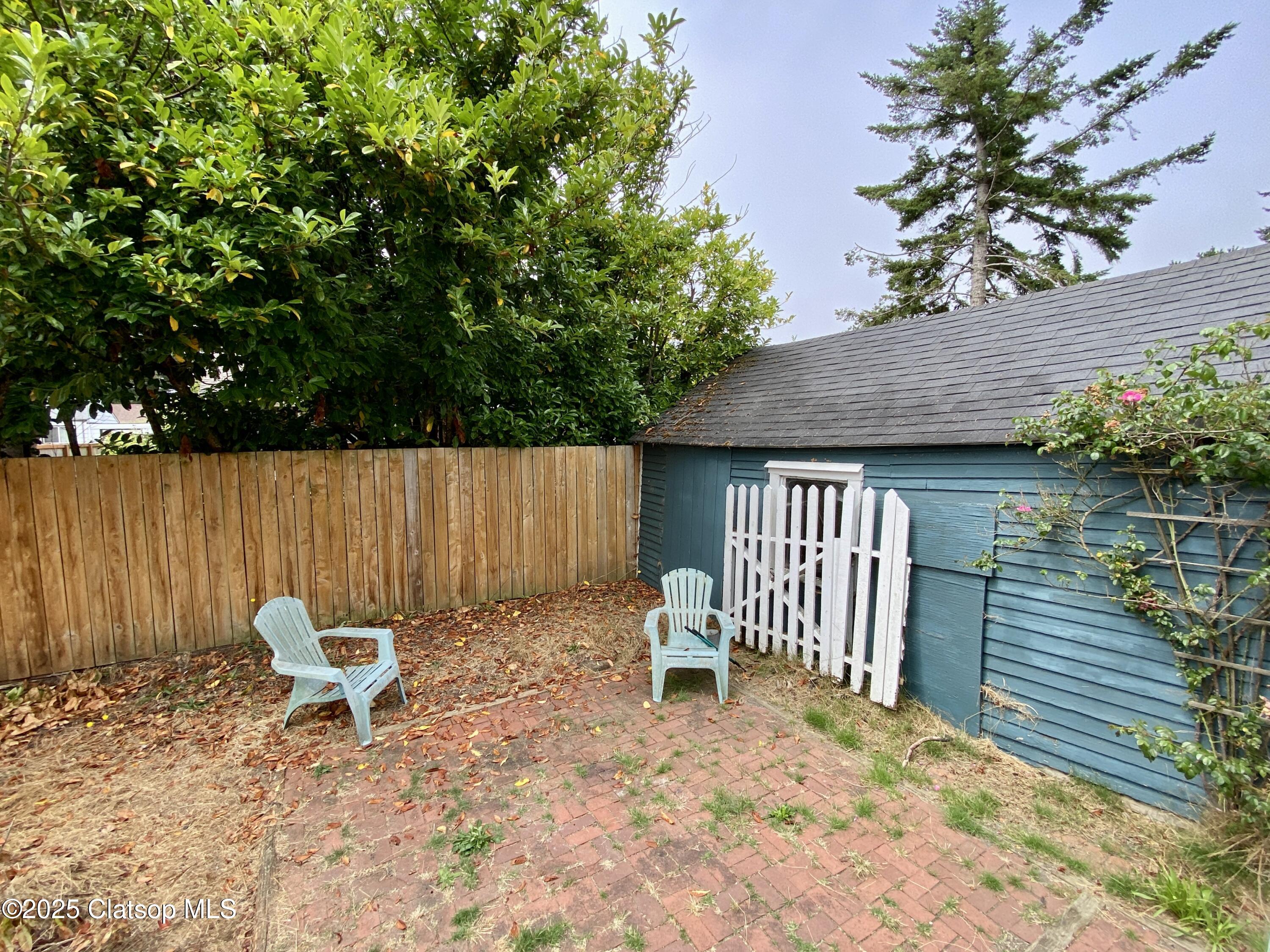 2416 Oregon Street Property Photo 7