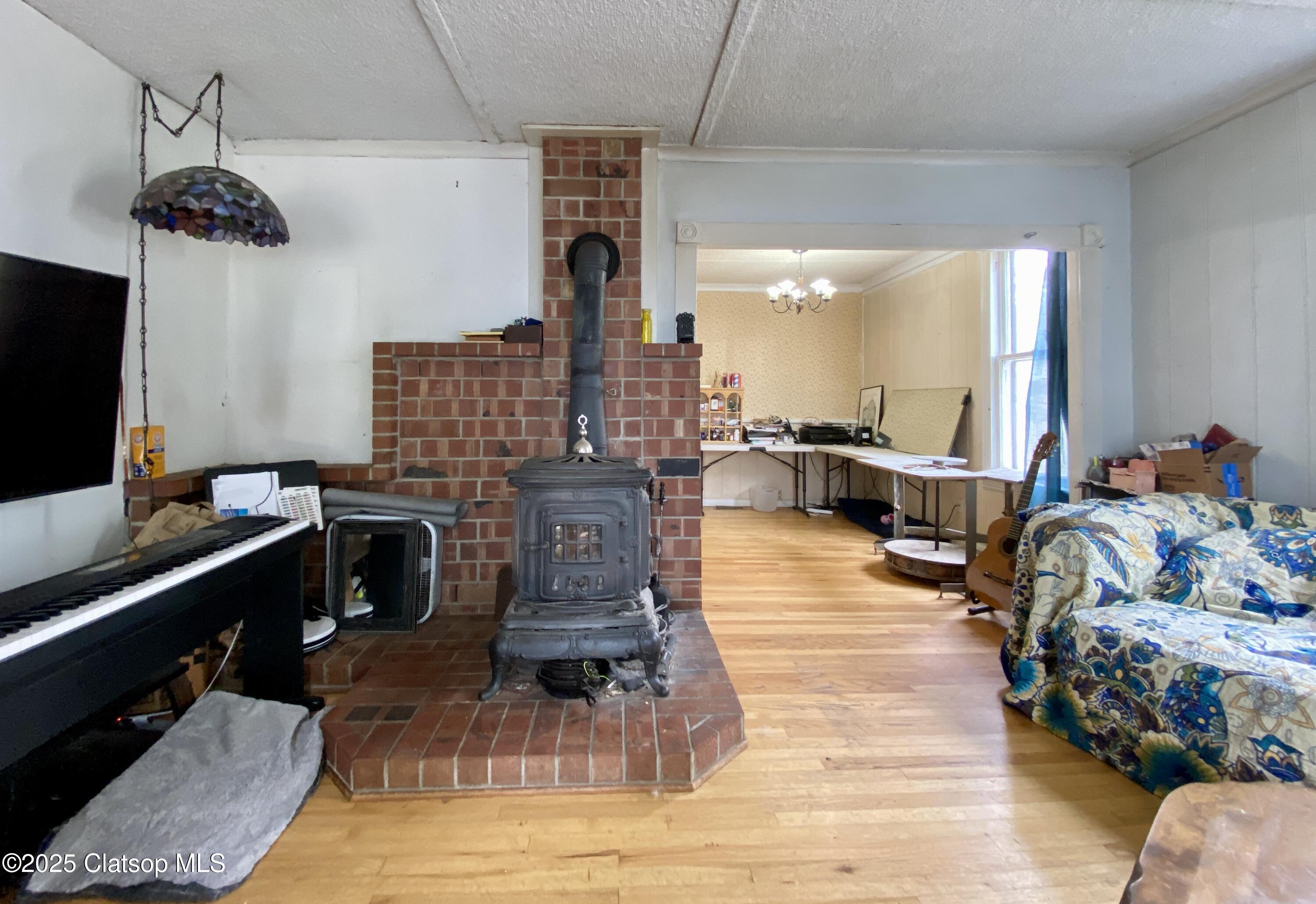2416 Oregon Street Property Photo 9