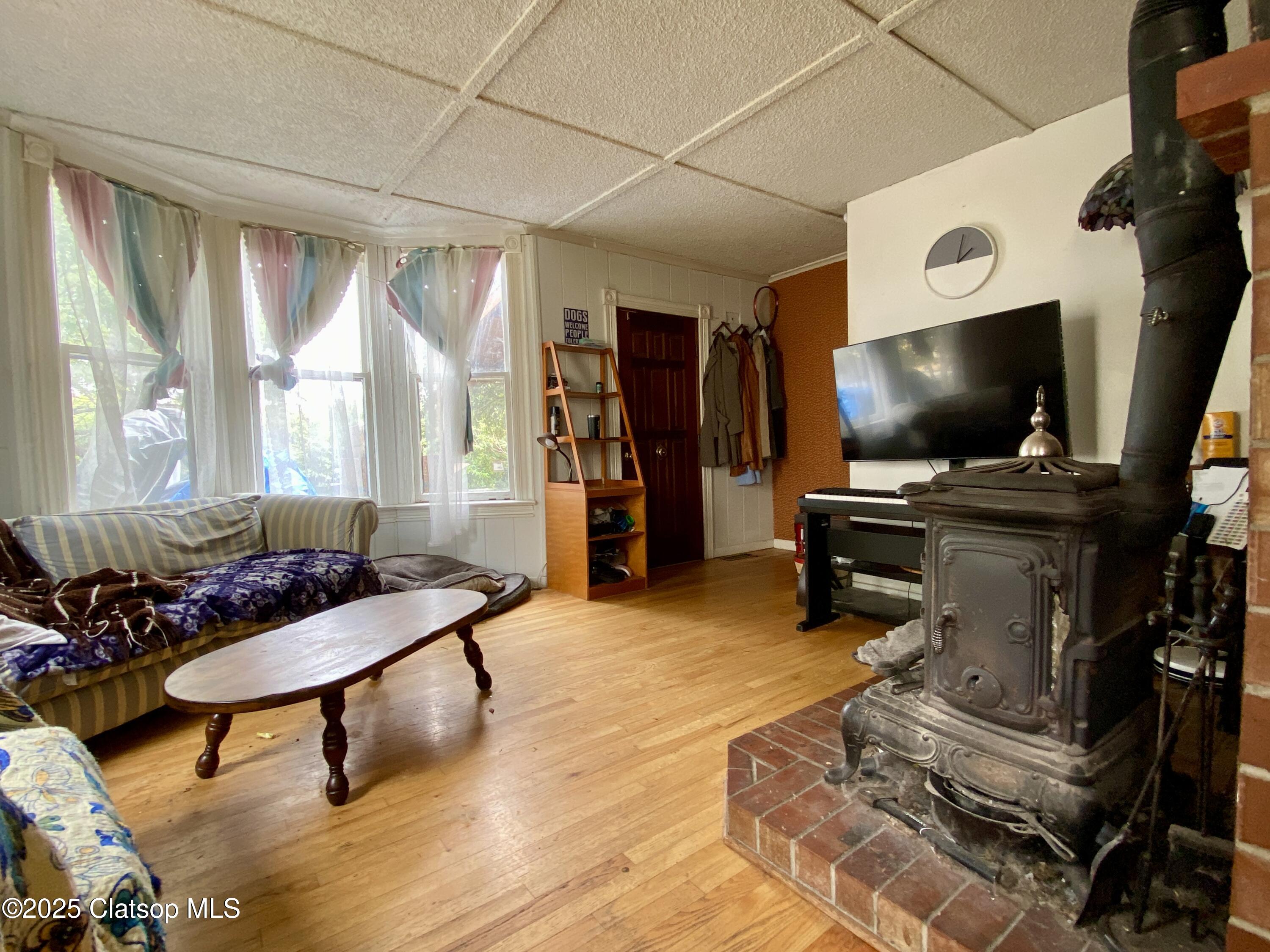 2416 Oregon Street Property Photo 10