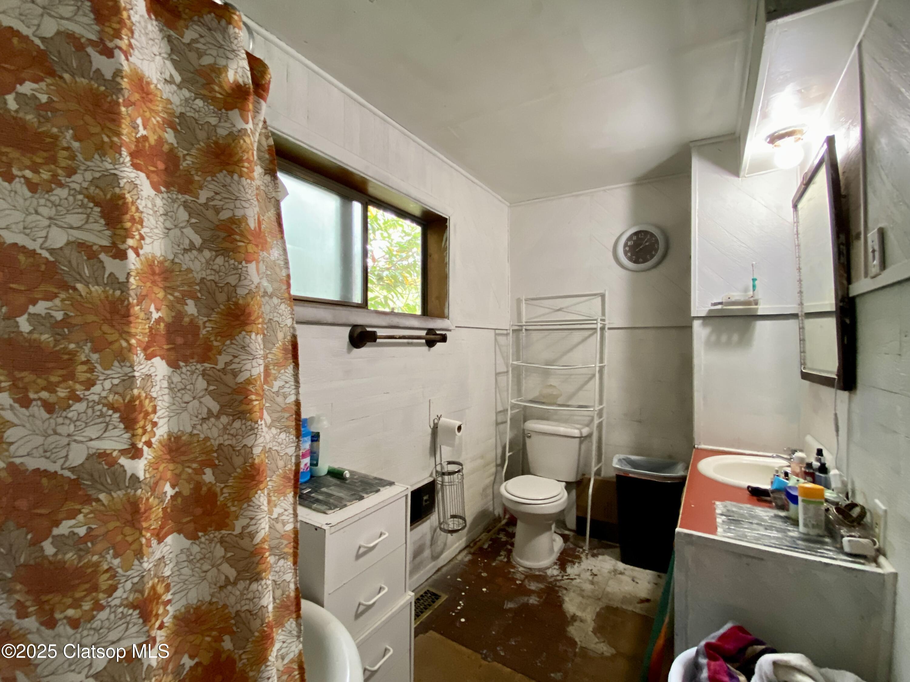 2416 Oregon Street Property Photo 13