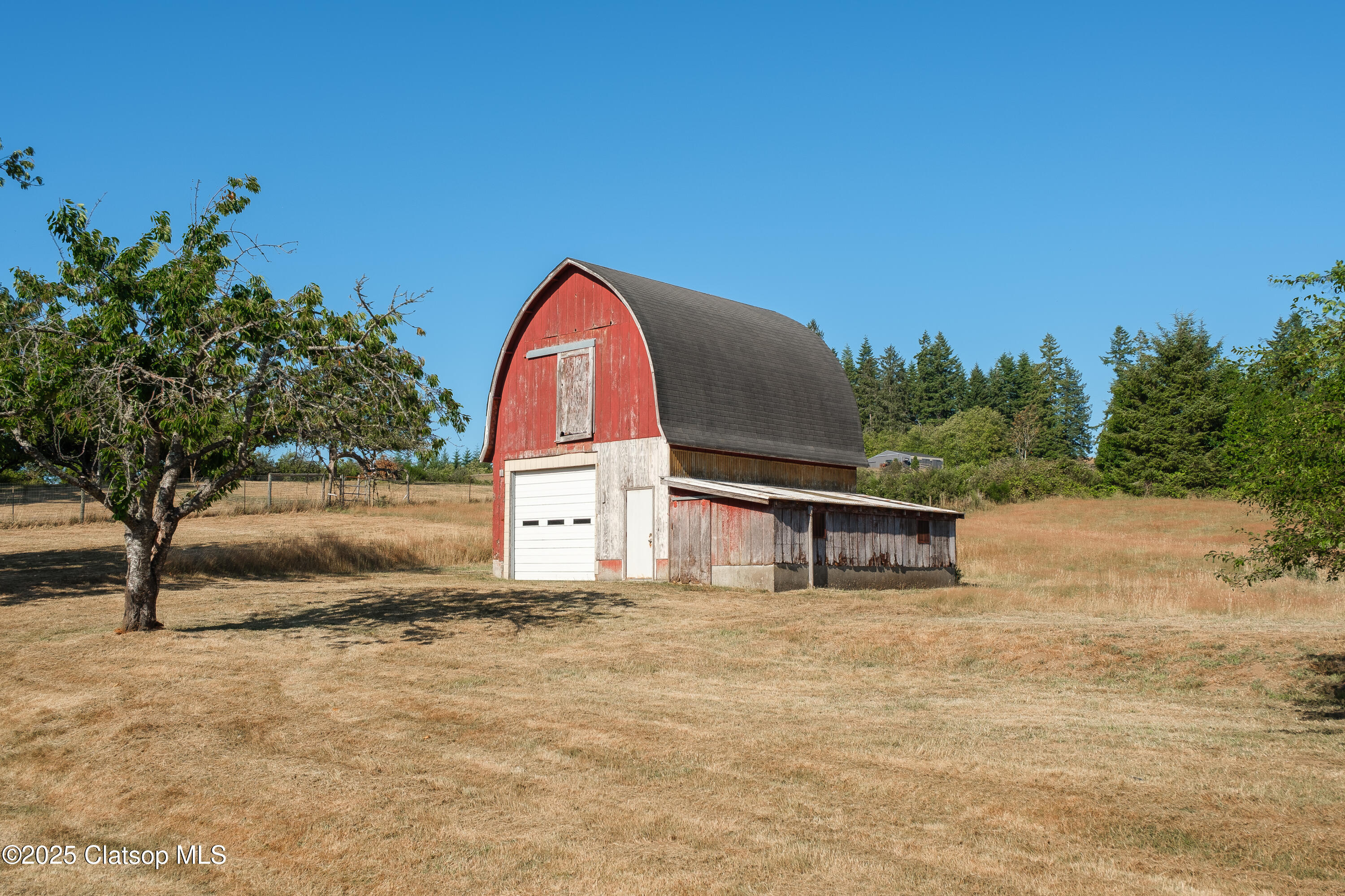 92693 T T Larson Road Property Photo 6
