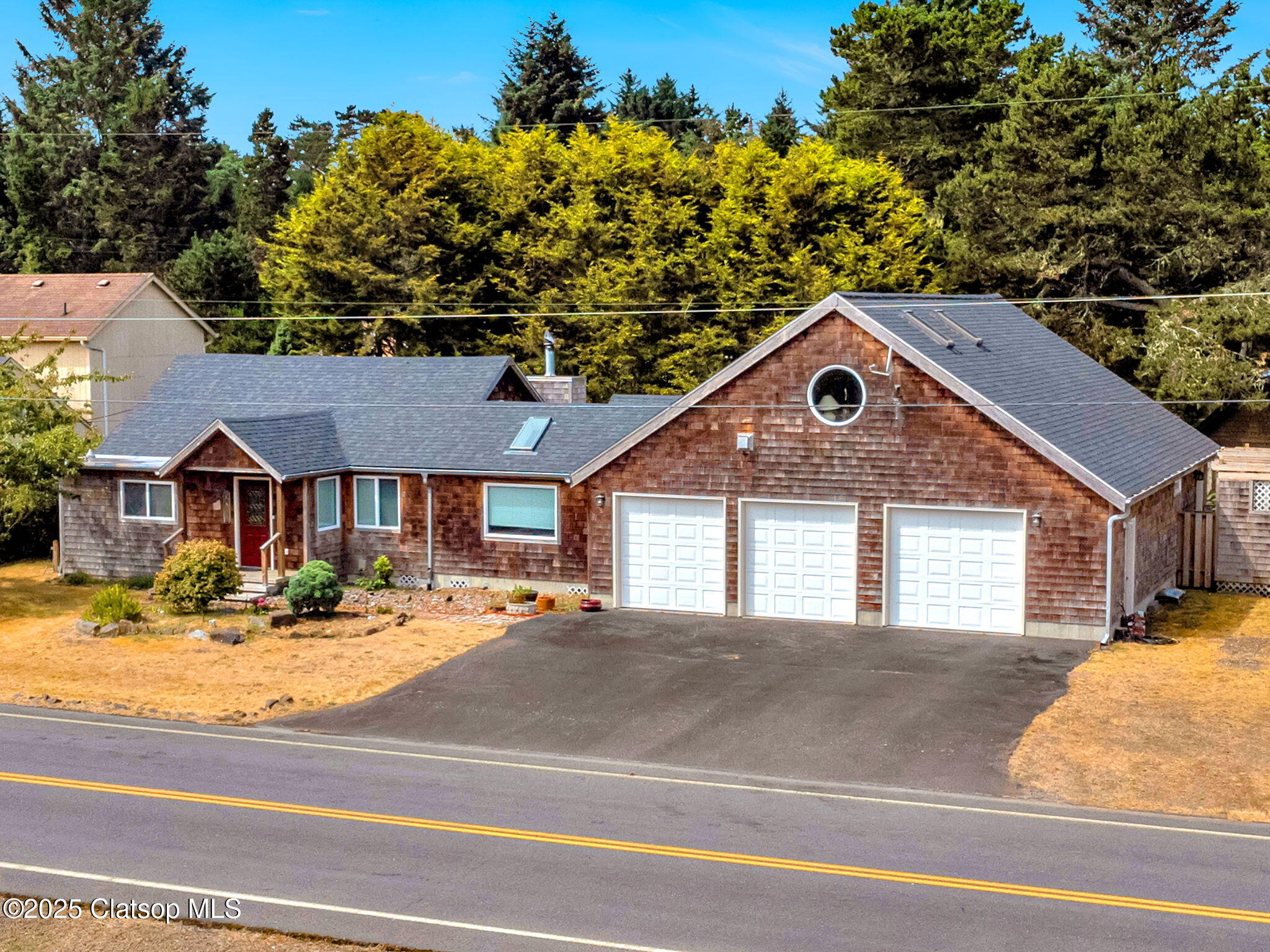 90686 Lewis Road Property Photo 1