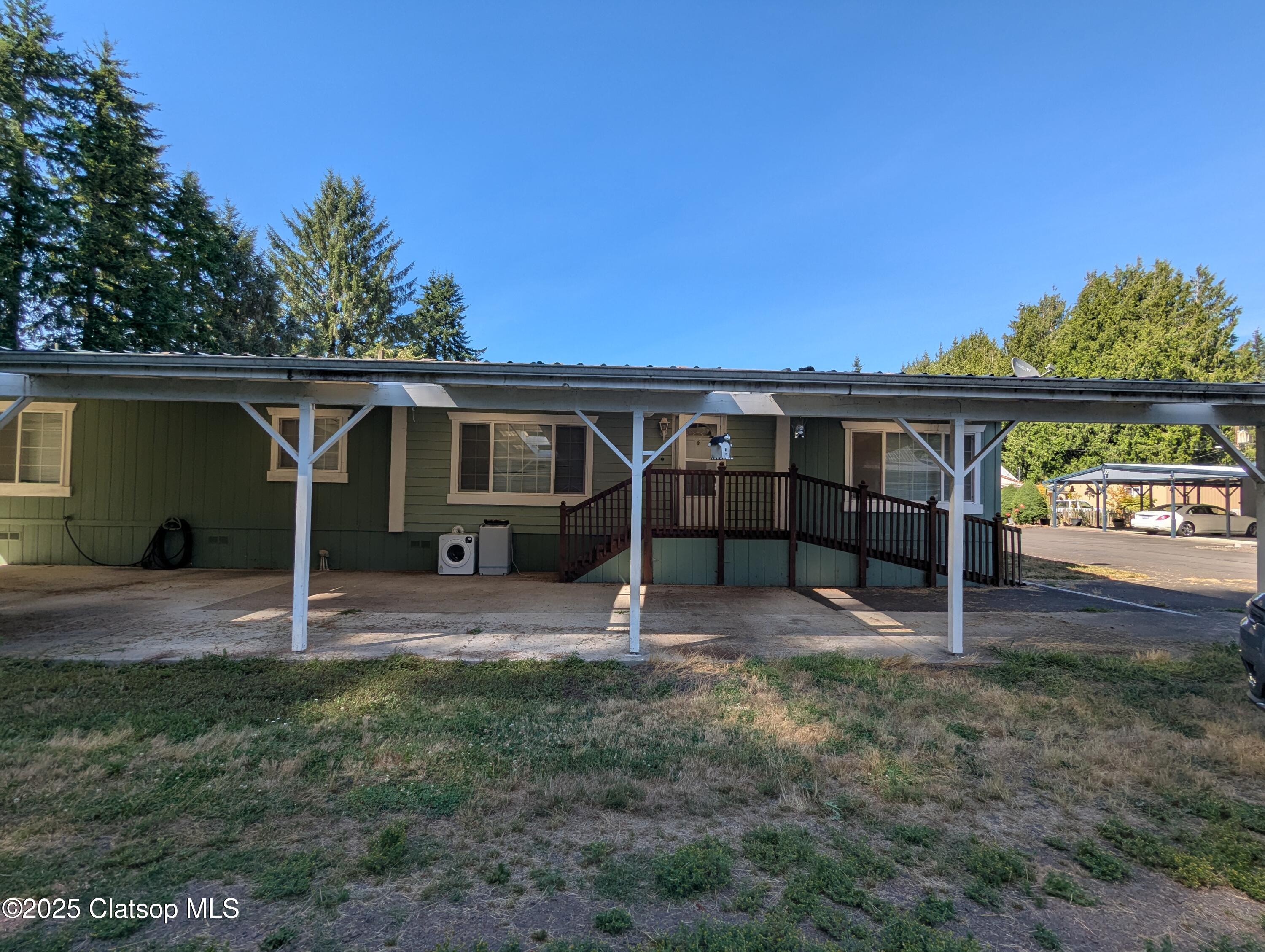 40698 Old Highway 30 Property Photo 4