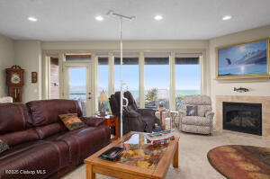 12 17th Place Property Photo 9