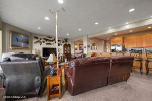 12 17th Place Property Photo 10
