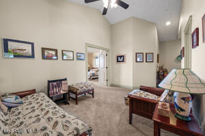 12 17th Place Property Photo 22