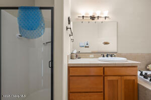 12 17th Place Property Photo 32