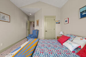12 17th Place Property Photo 38
