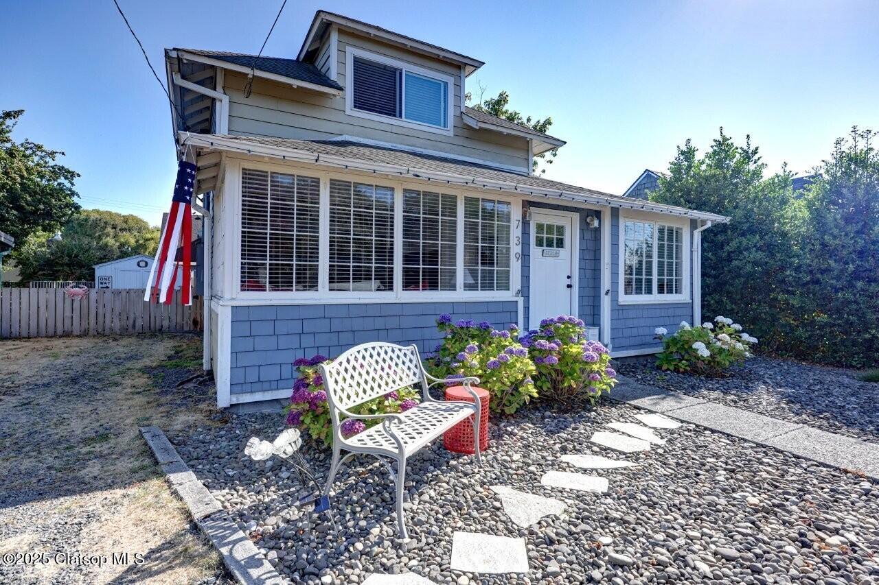 739 11th Avenue Property Photo 3