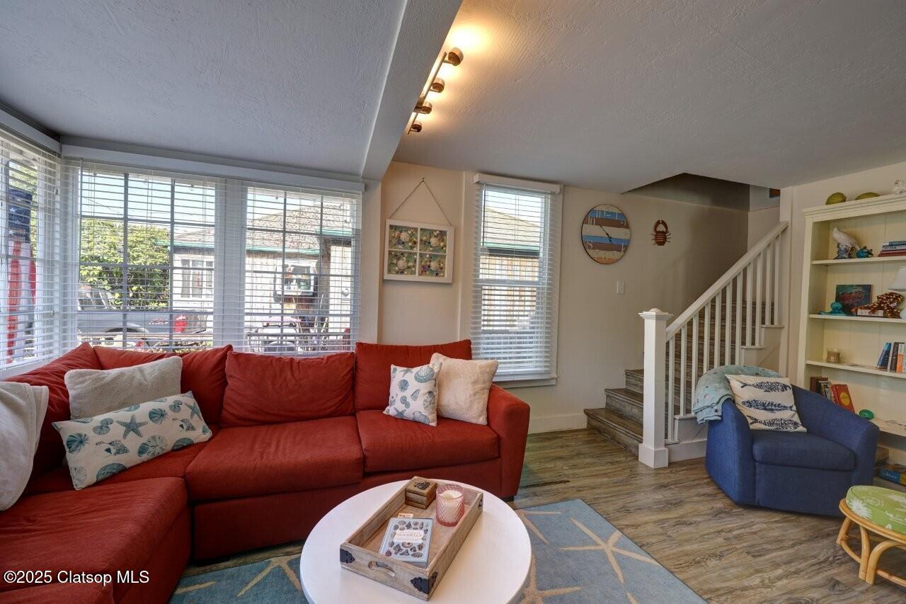 739 11th Avenue Property Photo 6