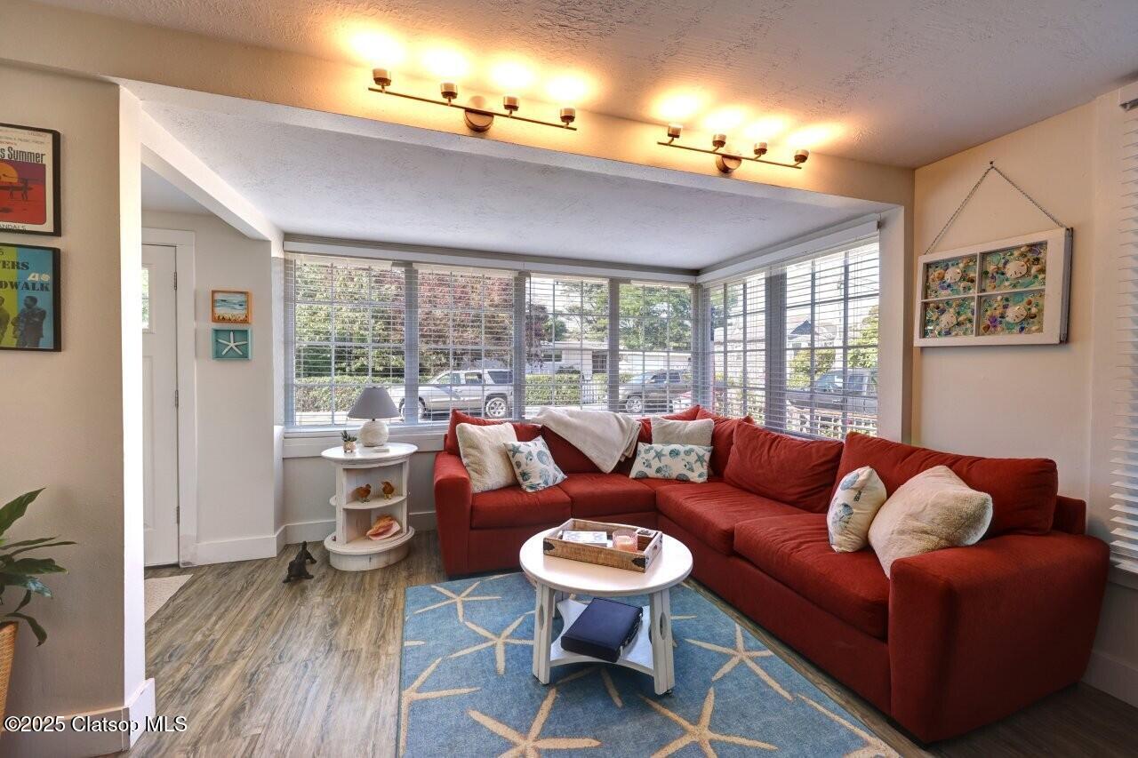 739 11th Avenue Property Photo 7