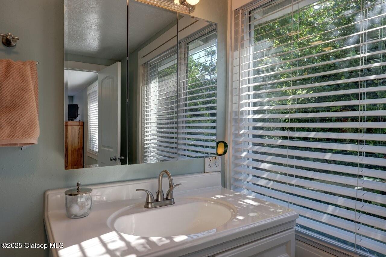 739 11th Avenue Property Photo 17