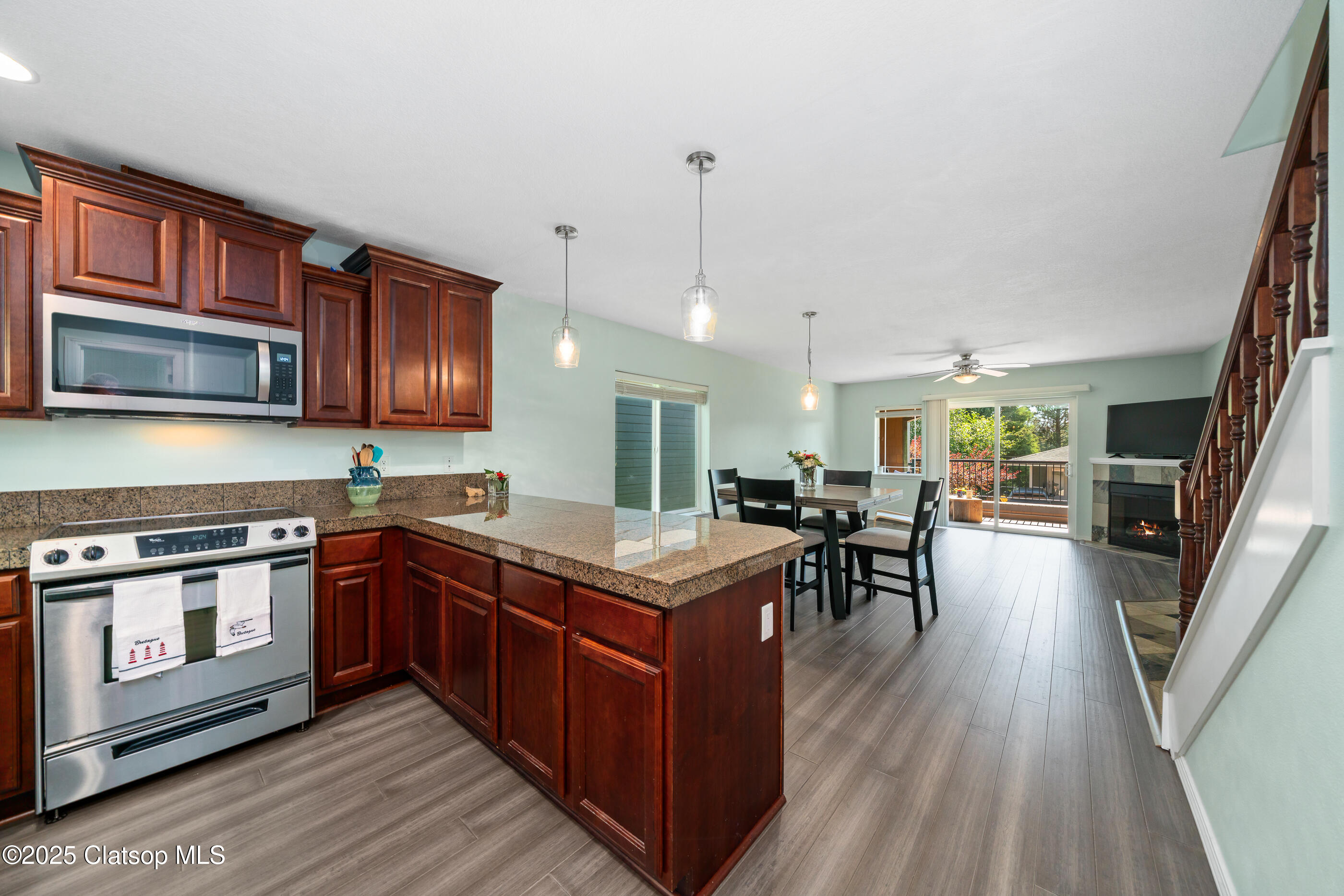 13150 D Street Property Photo 15