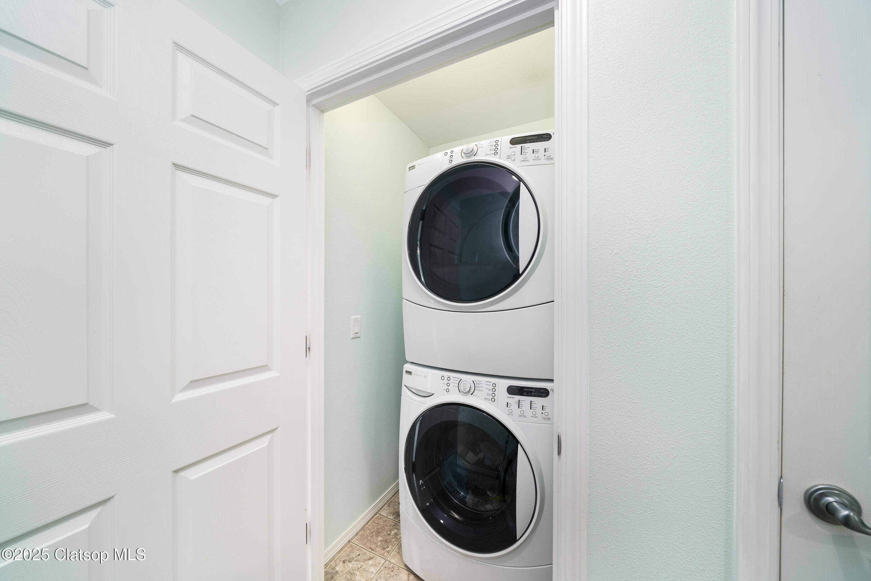 13150 D Street Property Photo 23