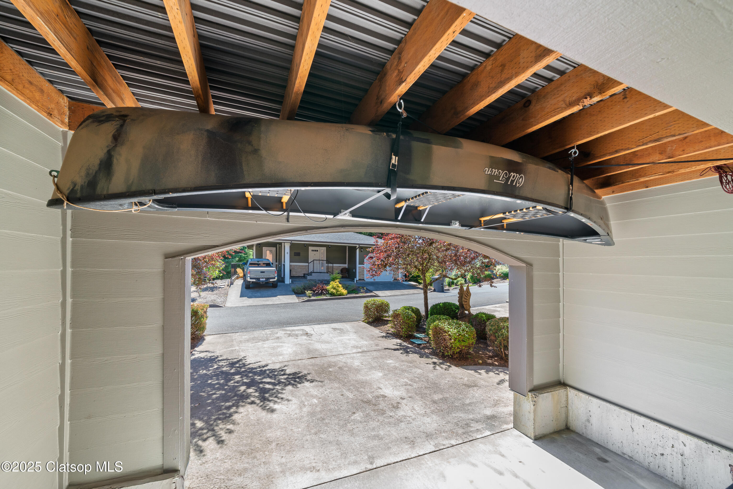 13150 D Street Property Photo 32