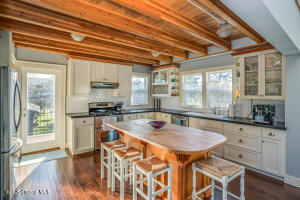 187 Monroe Property Photo 5