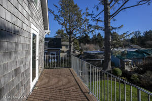 187 Monroe Property Photo 9