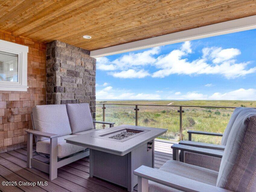 1398 N Ocean Avenue Property Photo 10