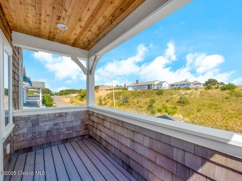 1398 N Ocean Avenue Property Photo 20