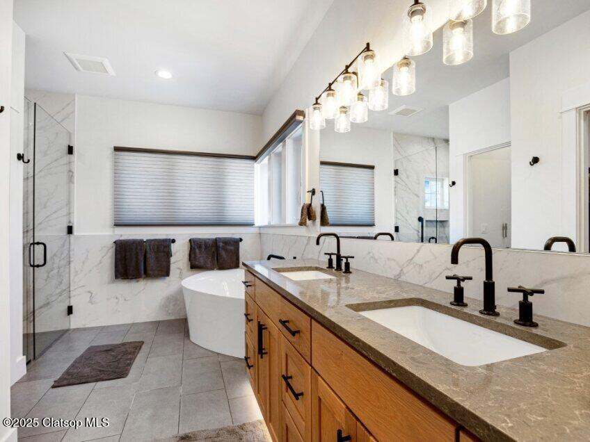 1398 N Ocean Avenue Property Photo 22