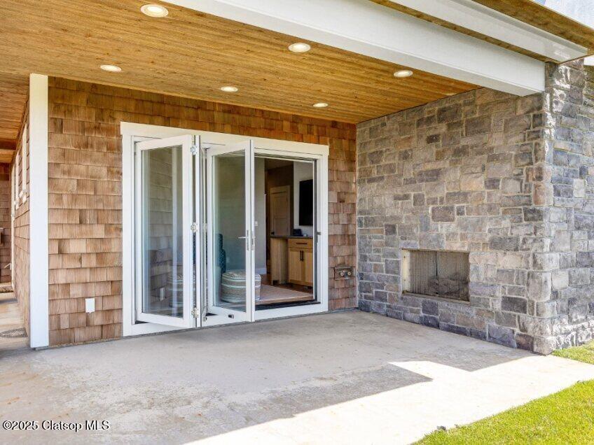 1398 N Ocean Avenue Property Photo 32