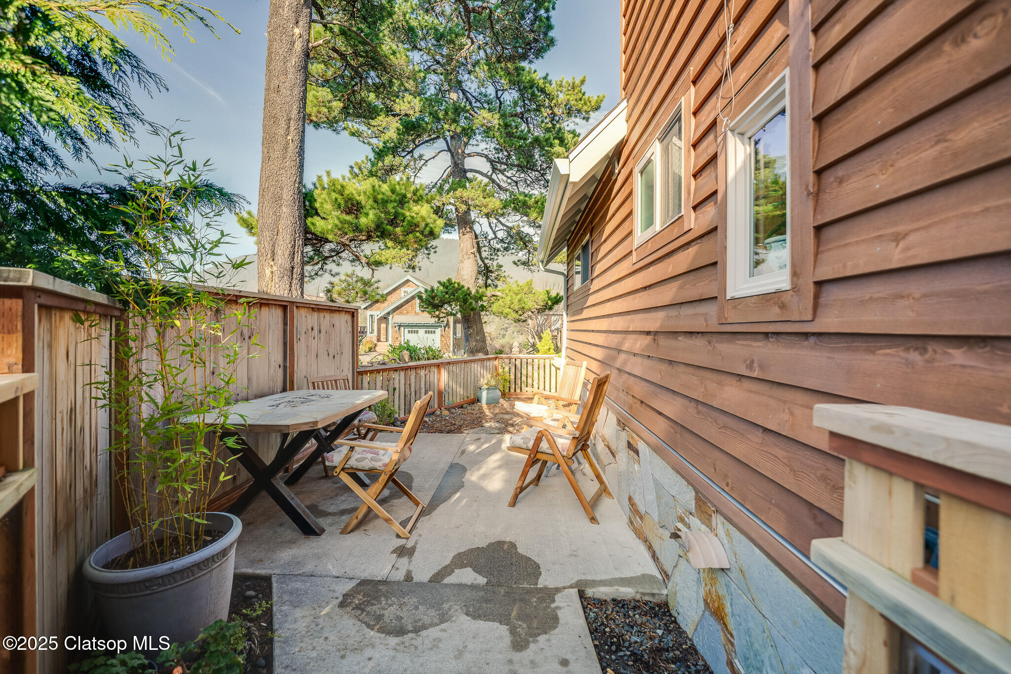 412 University Avenue Property Photo 45