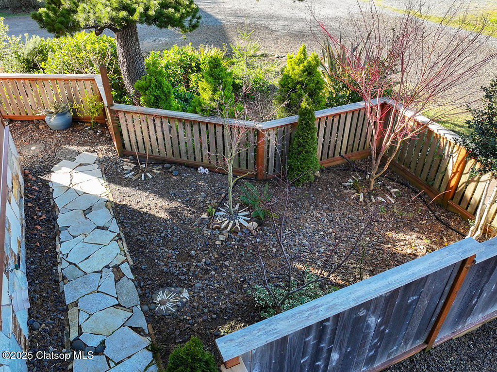 412 University Avenue Property Photo 50