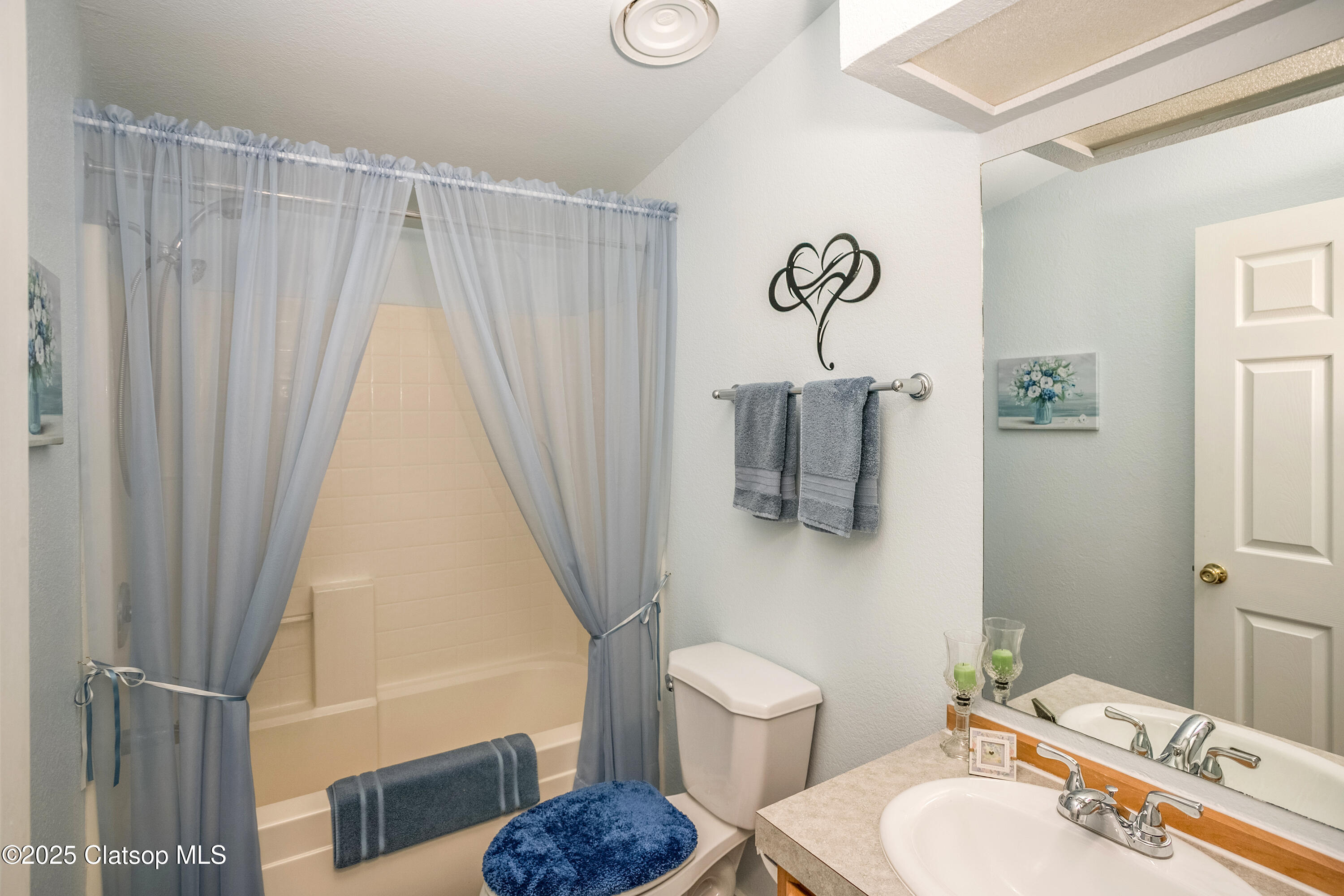 1100 Nw Warrenton Dr Property Photo 15