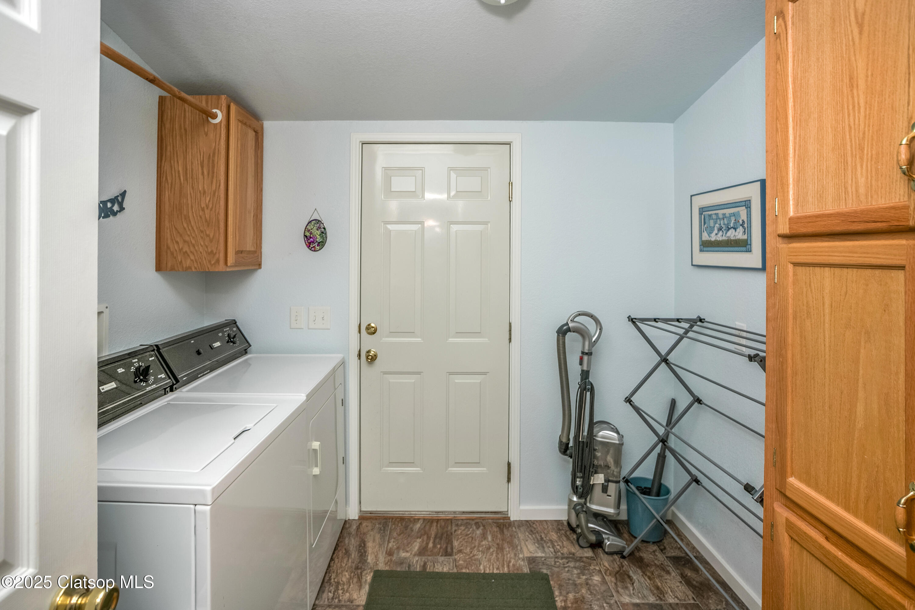 1100 Nw Warrenton Dr Property Photo 16